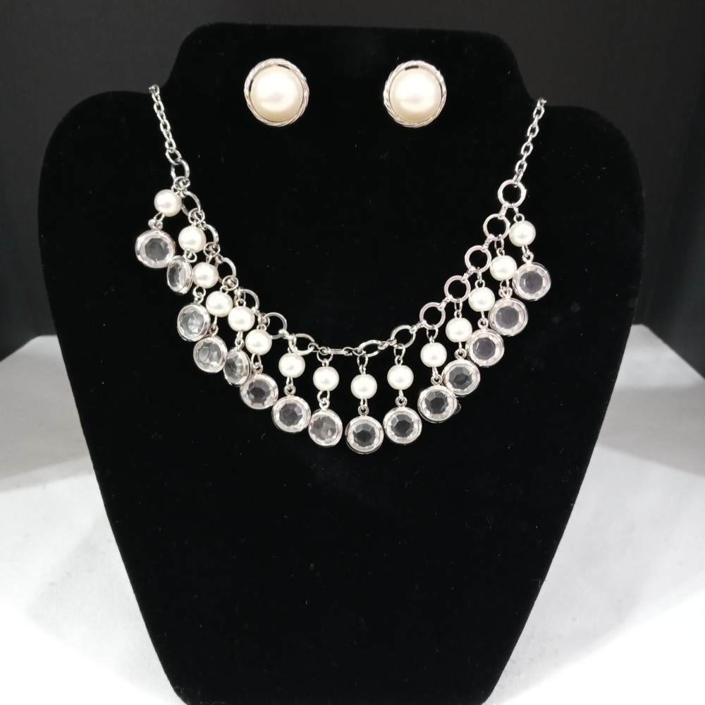 Jewelry Set - Picture 2 of 5